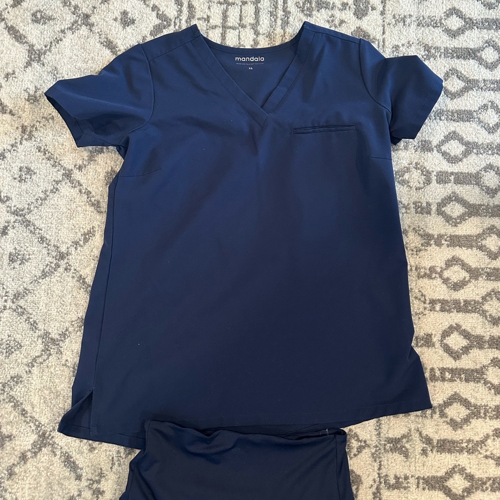 Mandala scrubs maternity joggers and top- Navy blue - Picture 4 of 7